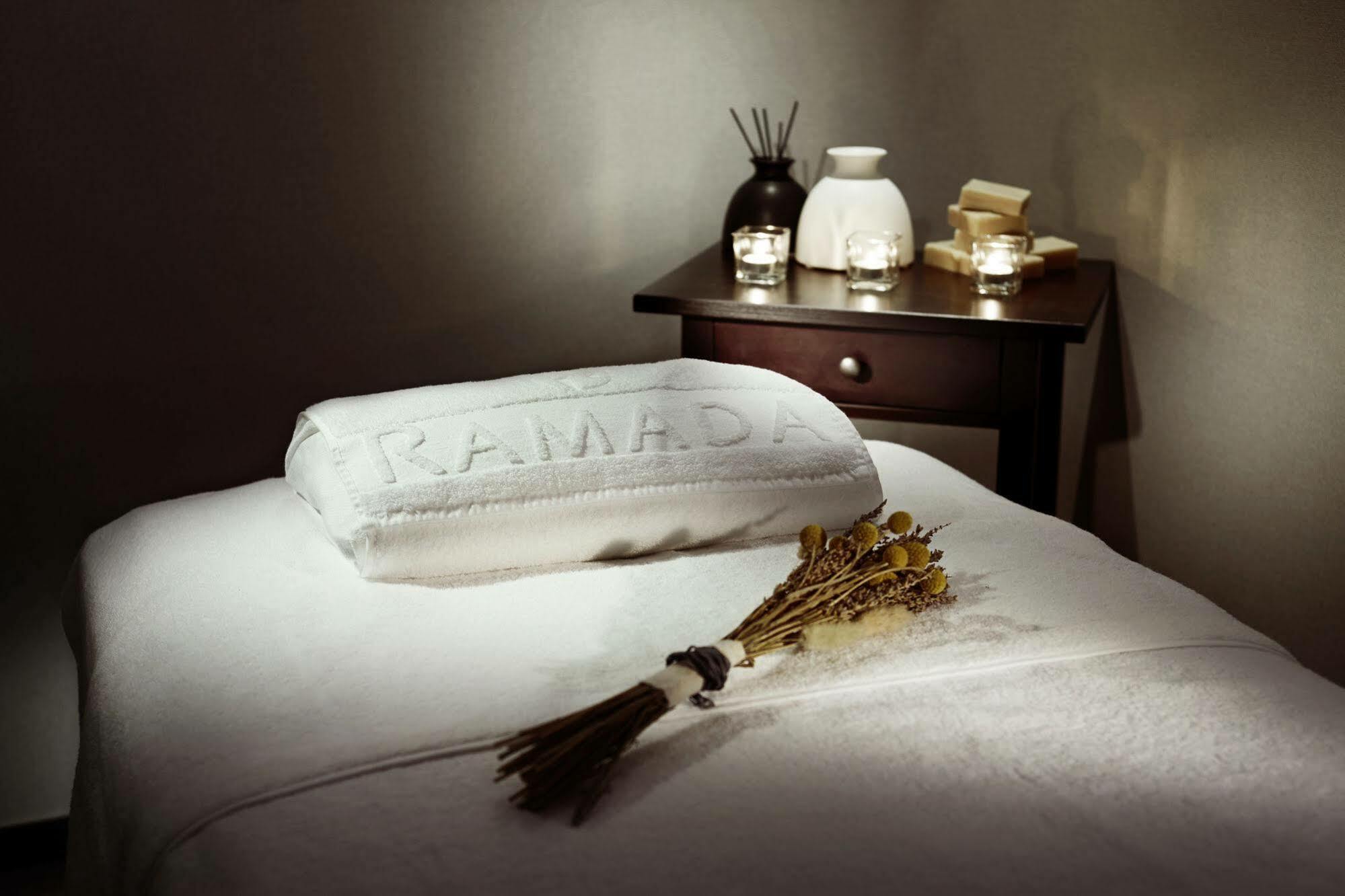 Ramada By Wyndham Gunsan Hotel Luaran gambar